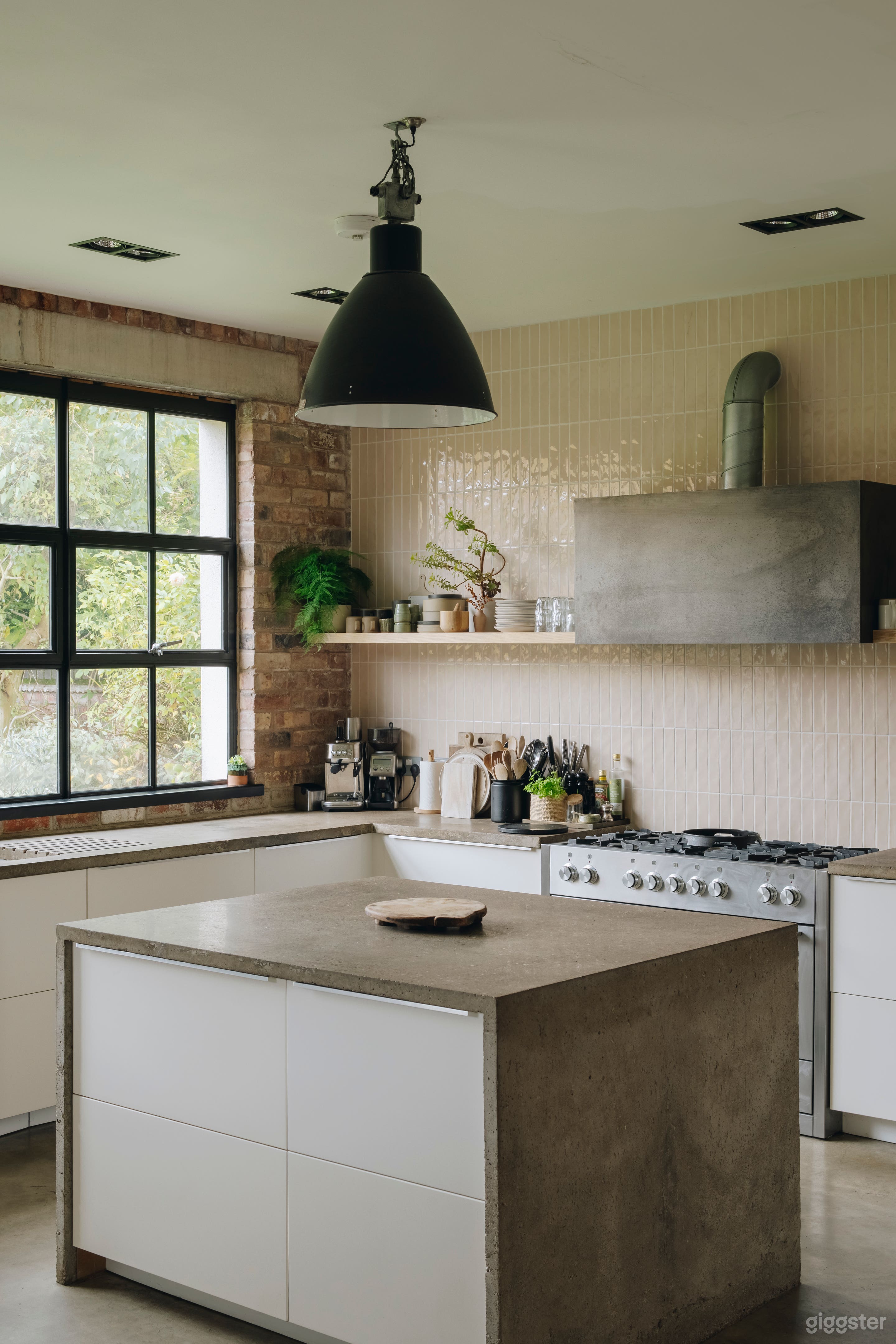 Modernised Victorian House Photo 3