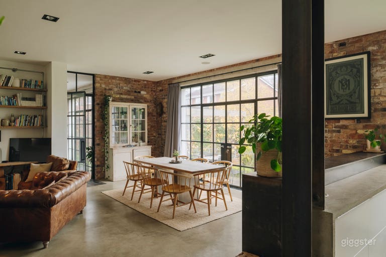  Modernised Victorian House 