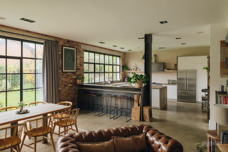  Modernised Victorian House 