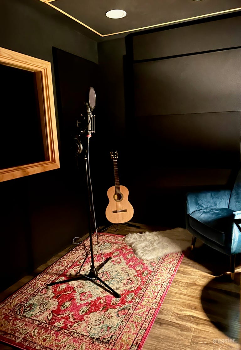  Recording Studio with Vocal Producer/Engineer 