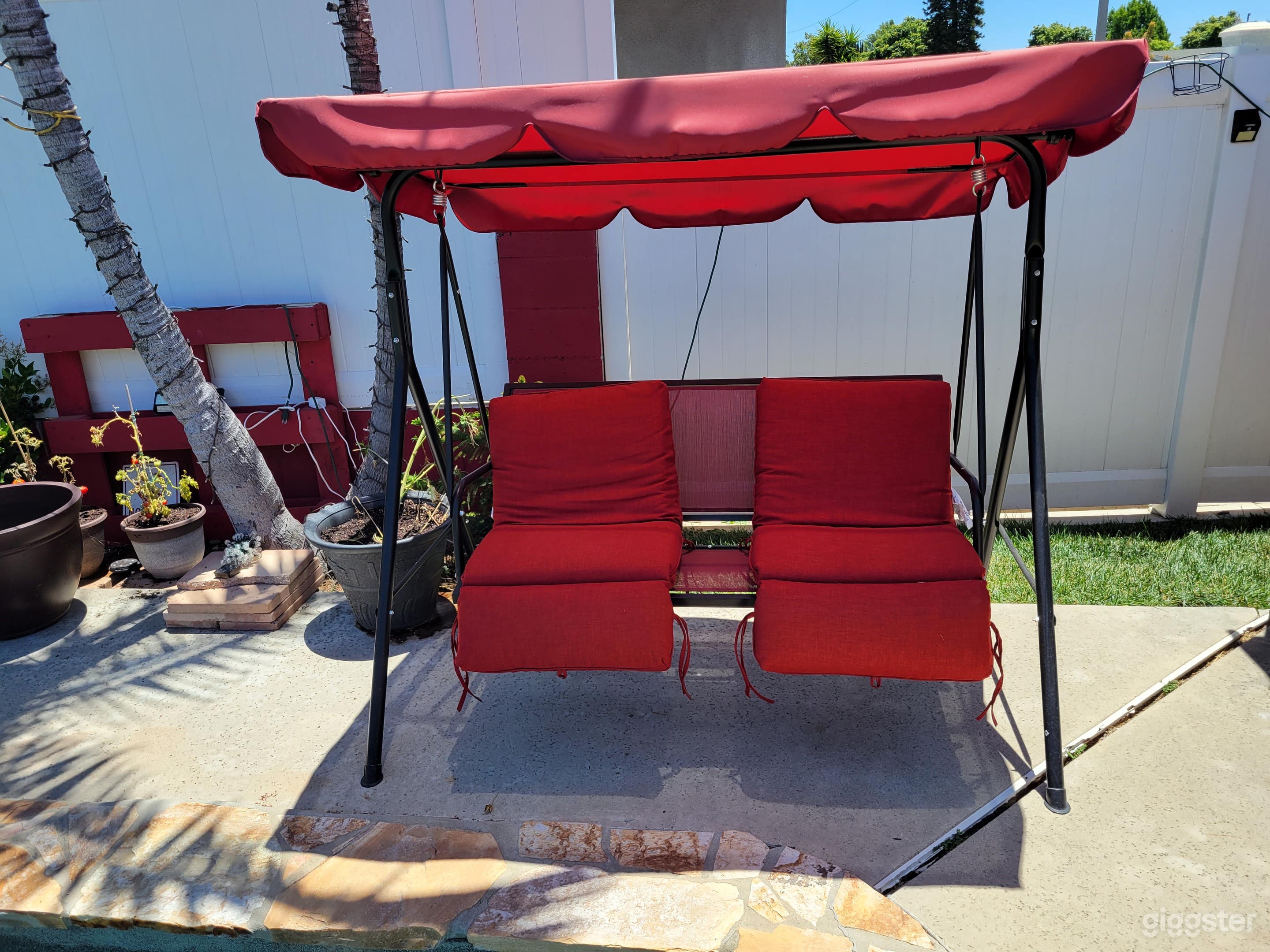 Beautiful Backyard pool rental Photo 3