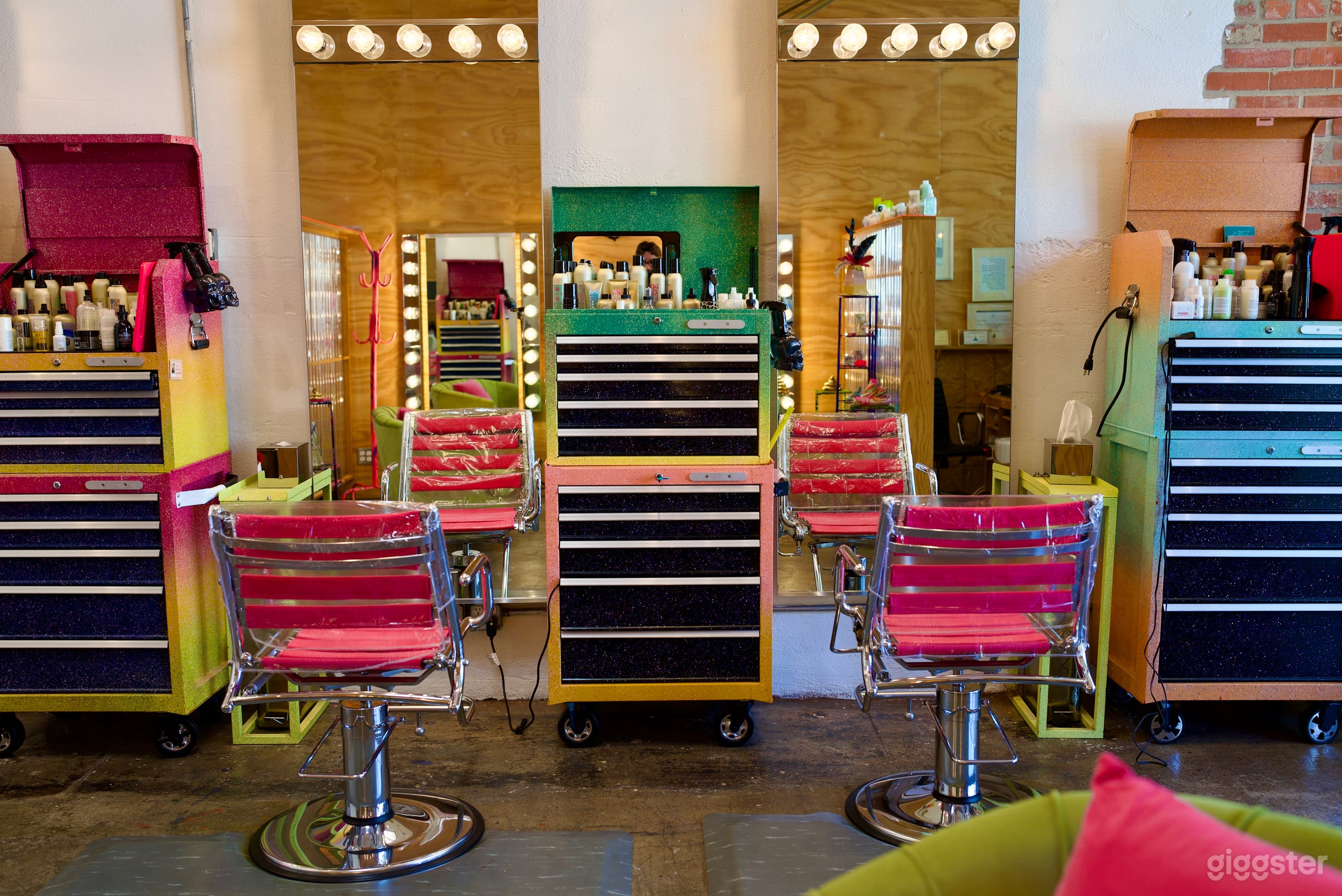 Eclectic Colorful Working Hair Salon with Six Stations Photo 2