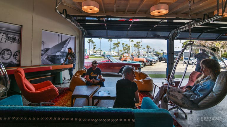  70s Themed Man Cave & Classic Cars 