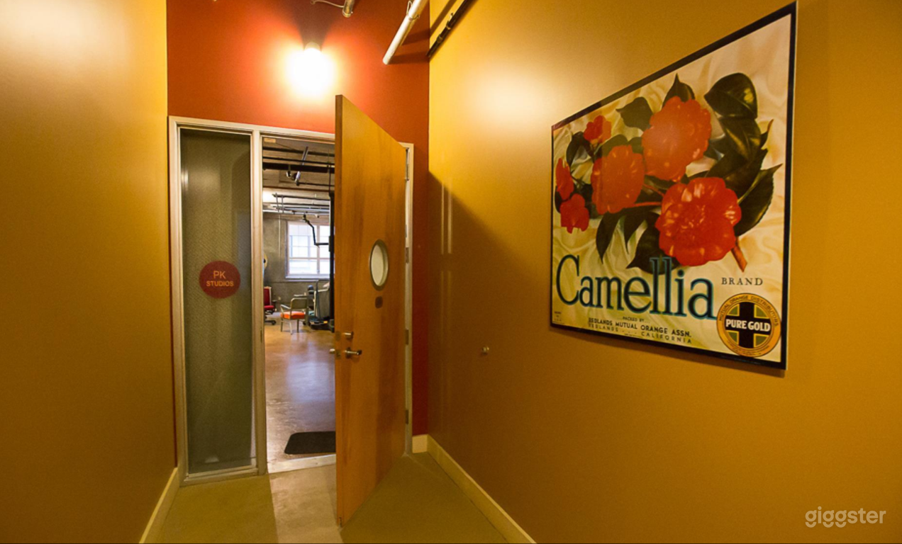 Beautiful Air conditioned Hightech space  Photo 4