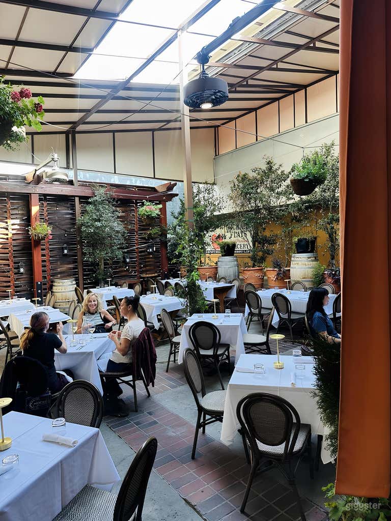  Outdoor Banquet Space 