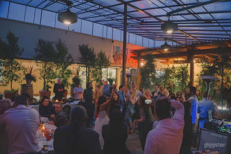  Outdoor Banquet Space 