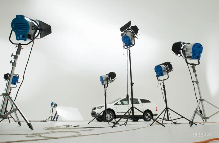 Photography Studio for Cars and Trucks in Riverstone Photo 4