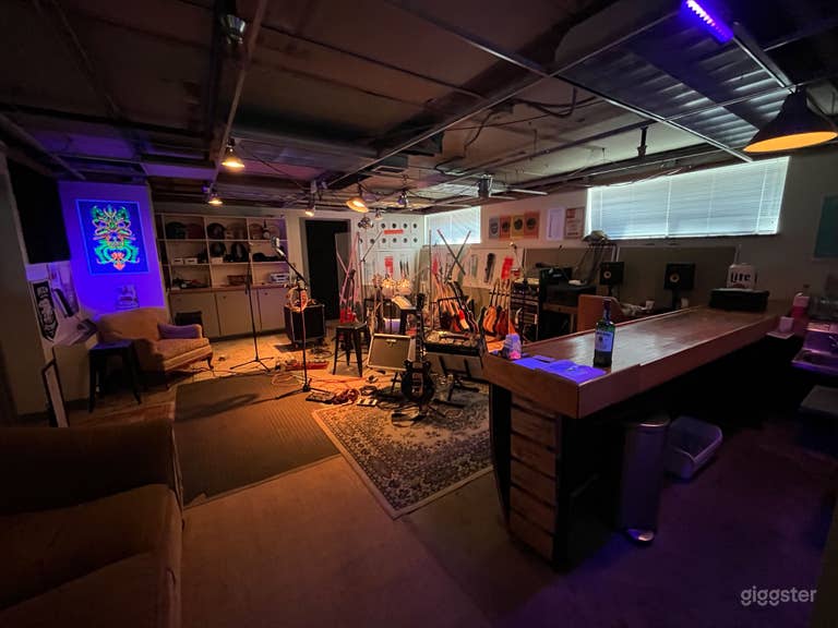  Cool, Gritty DIY music rehearsal studio in Yonkers 