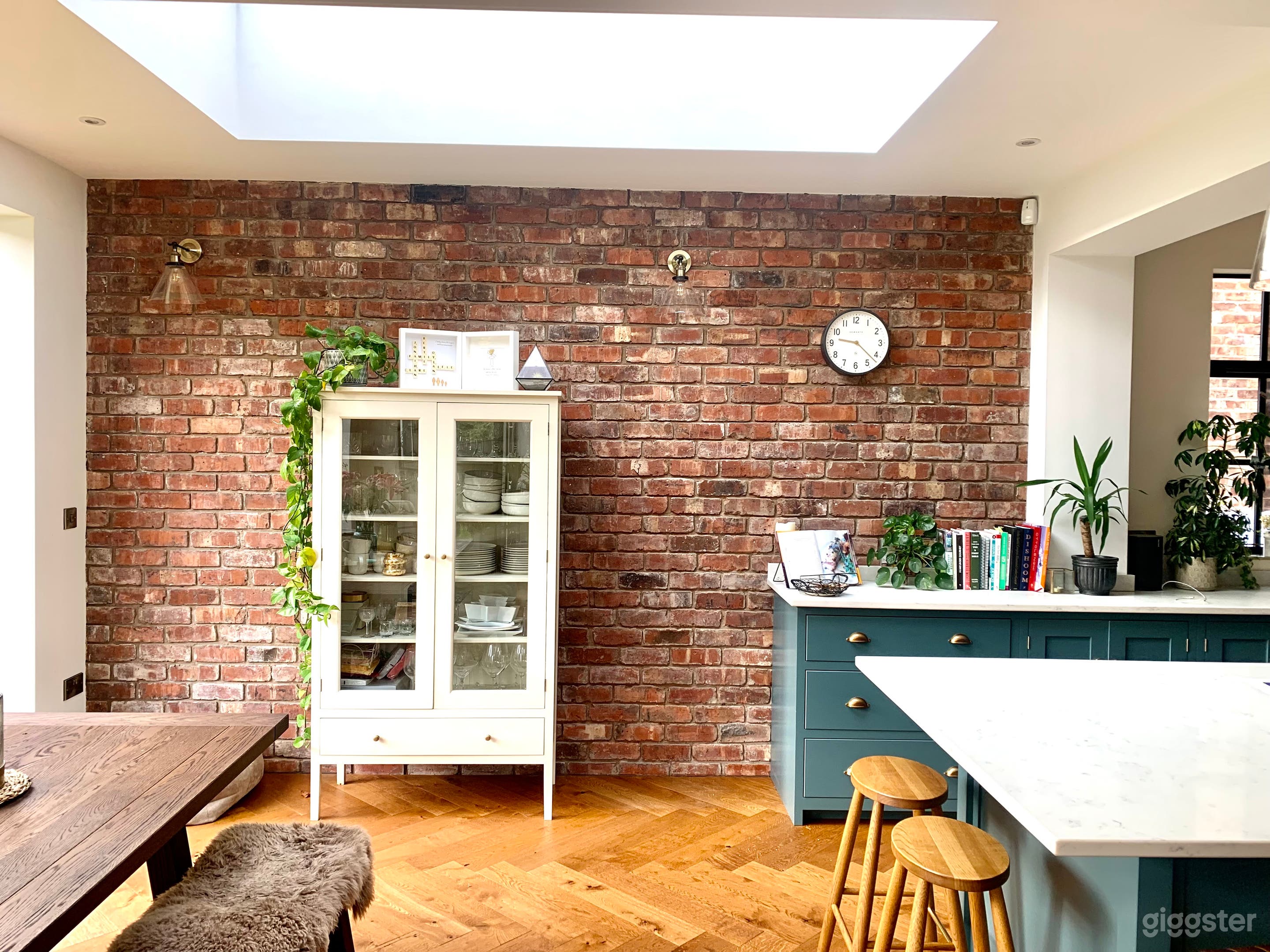 Large Victorian house with stunning garden aspect Photo 4