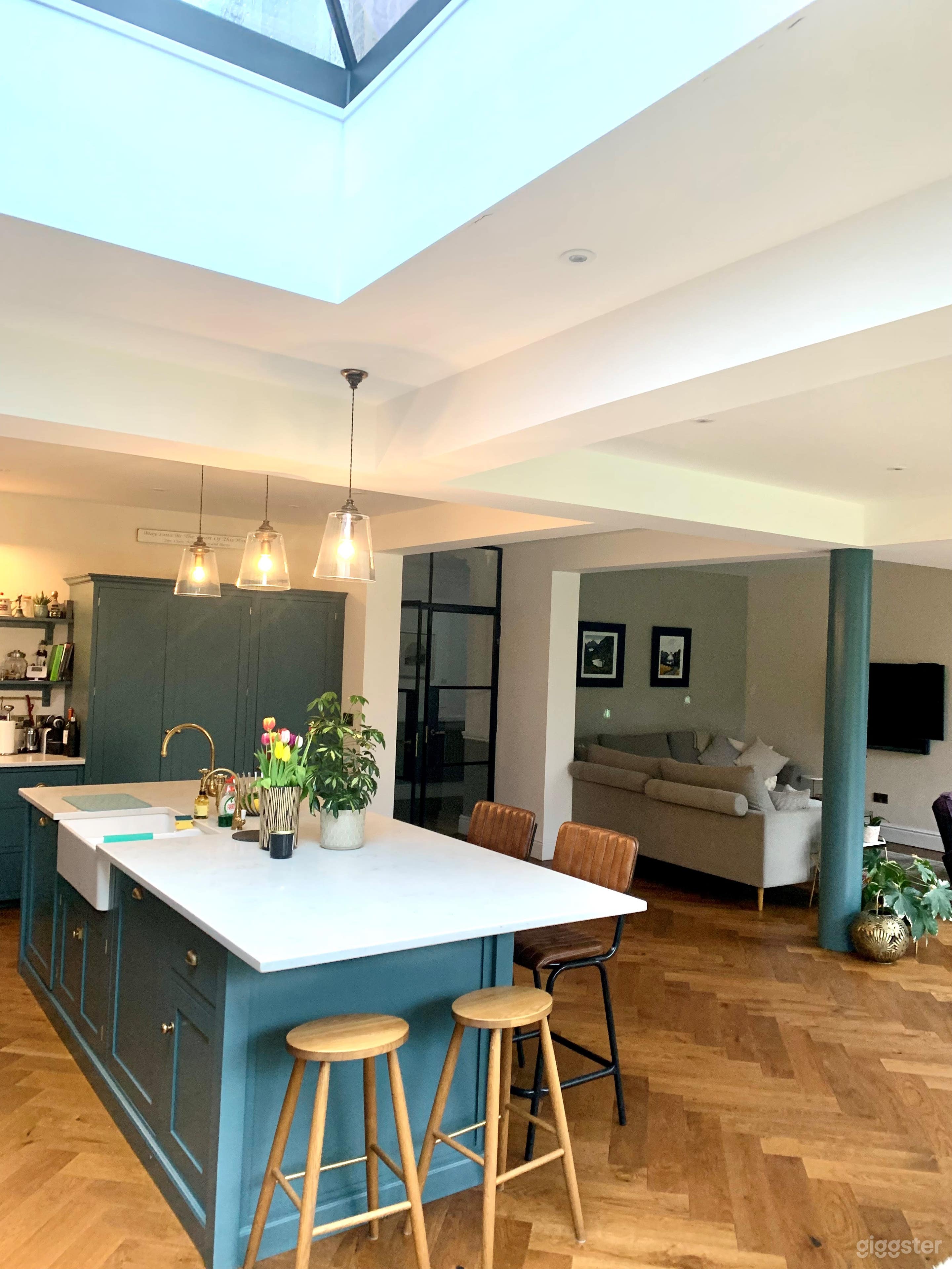 Kitchen island &amp; Living room 