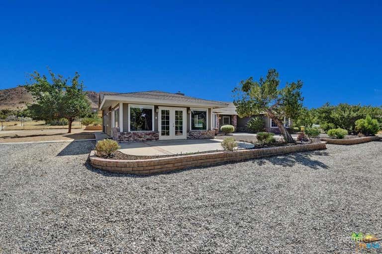  Sun Room - Front View 