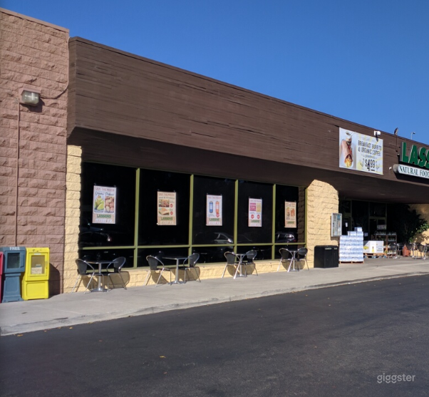  Spacious Health Food Store Perfect for Photoshoots and Productions in Ventura 