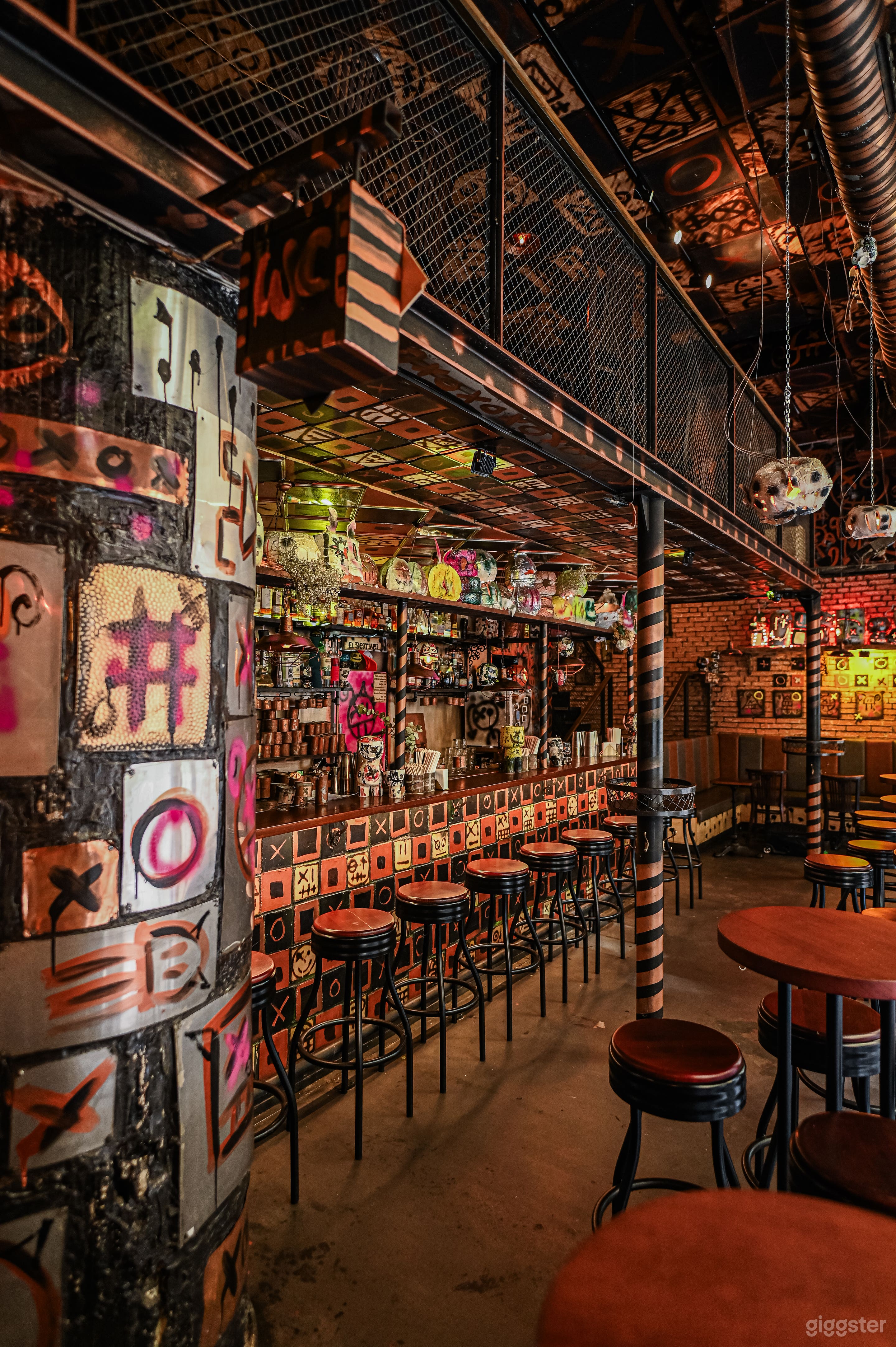 Bar Ecléctico con Gran Arte Interno Foto 4