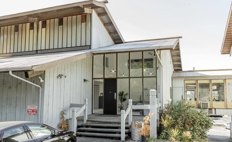  Bellevue Studio with Industrial, Urban, and Modern Set Options 