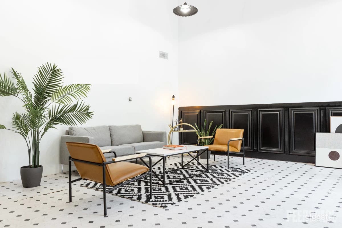 Bellevue Studio with Industrial, Urban, and Modern Set Options Photo 2