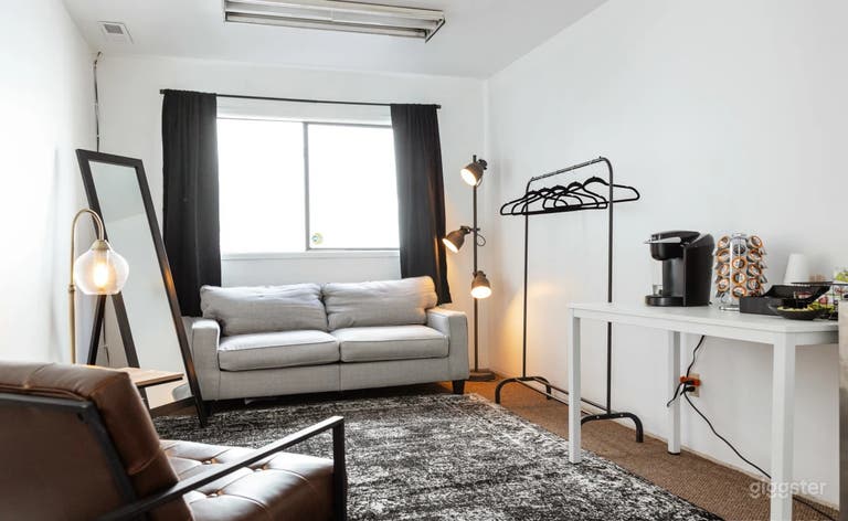  Bellevue Studio with Industrial, Urban, and Modern Set Options 