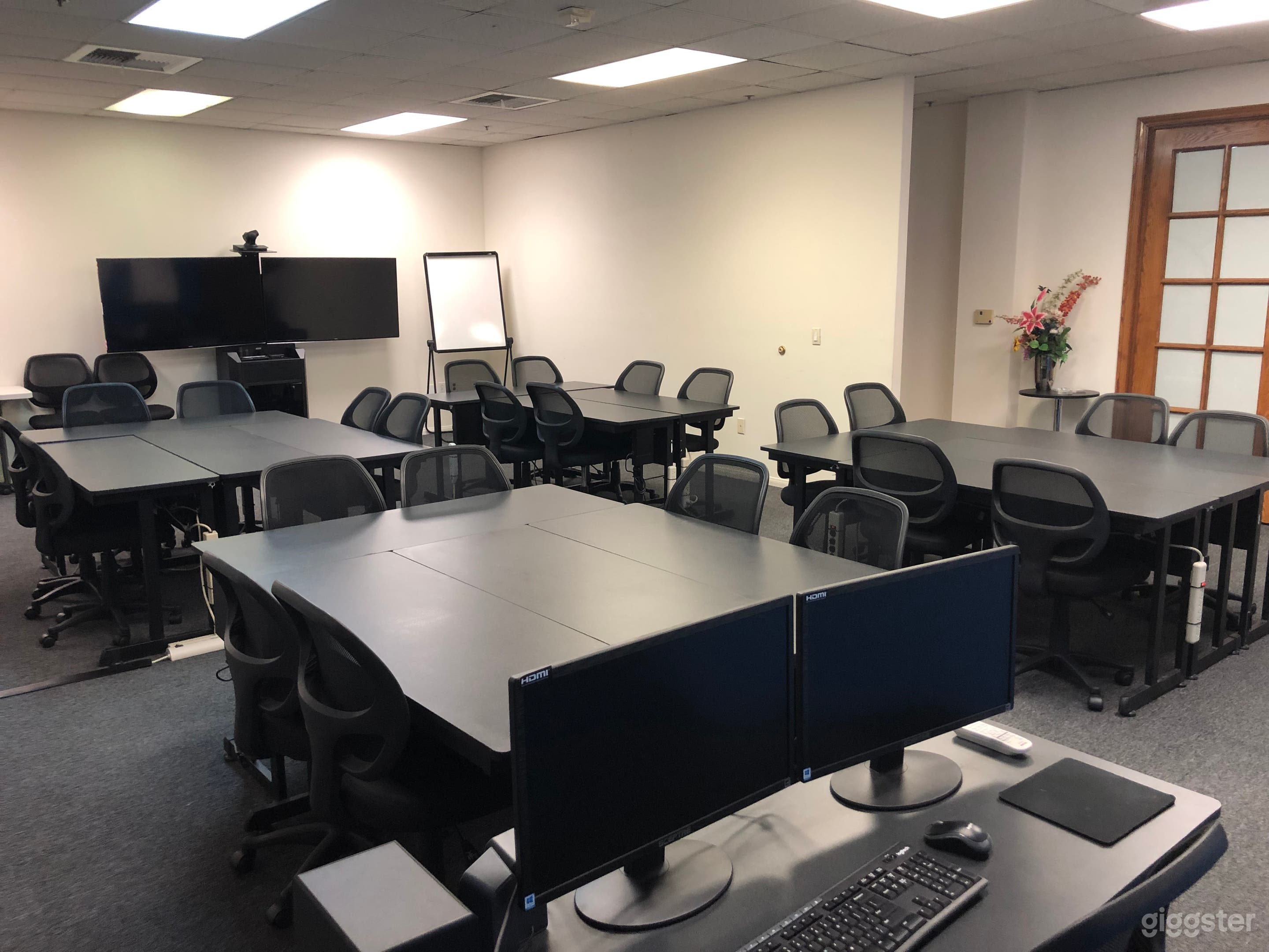 High Tech Corporate Training / Meeting Glendale Photo 1