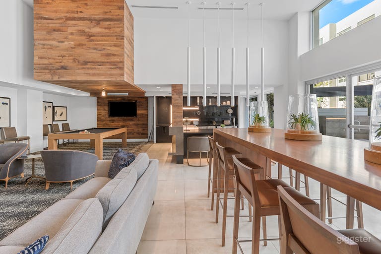  Elegant Club Room & Patio in Irvine 