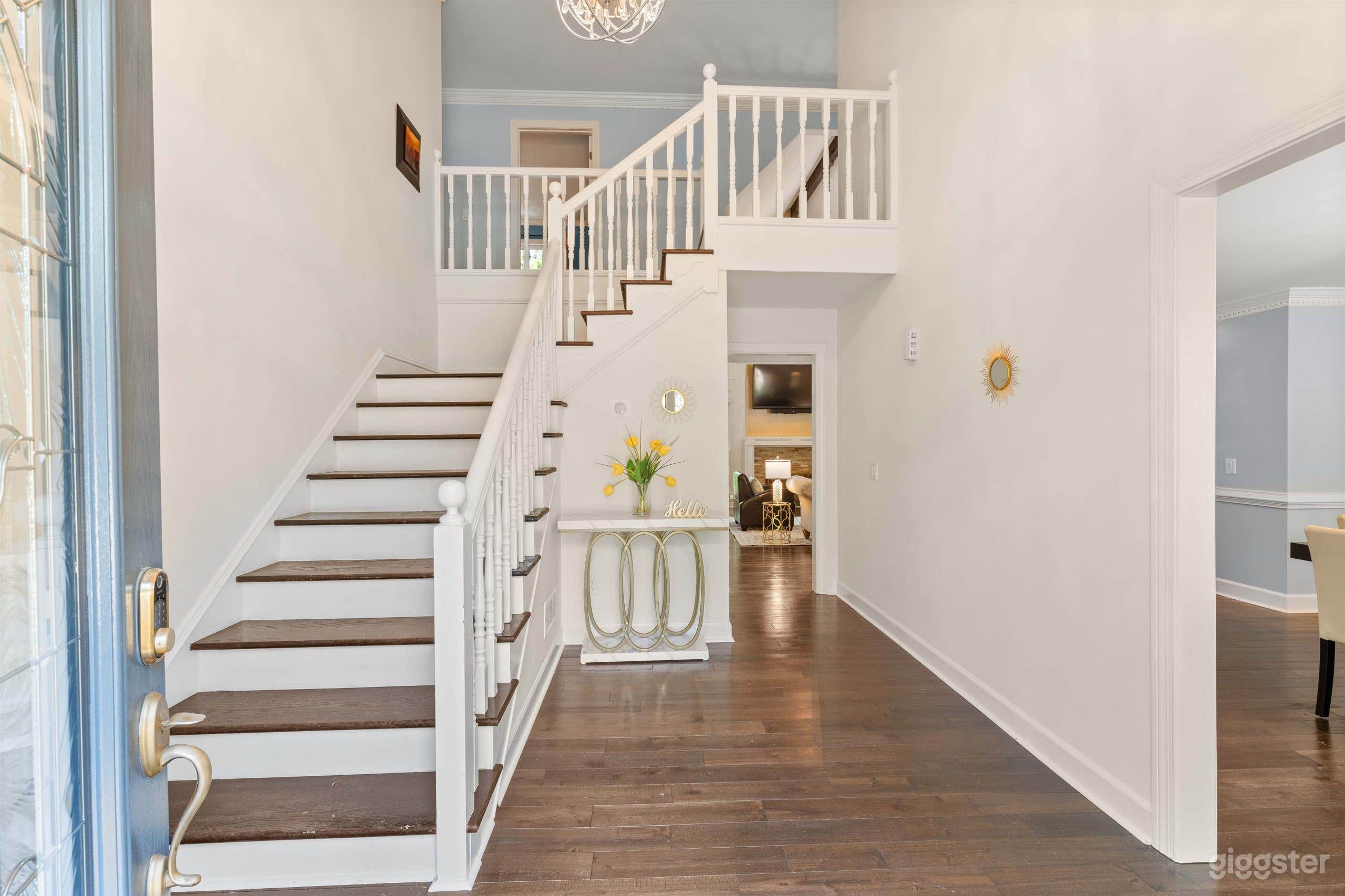 Luxury in Roswell - Lakefront Golf Community Photo 2