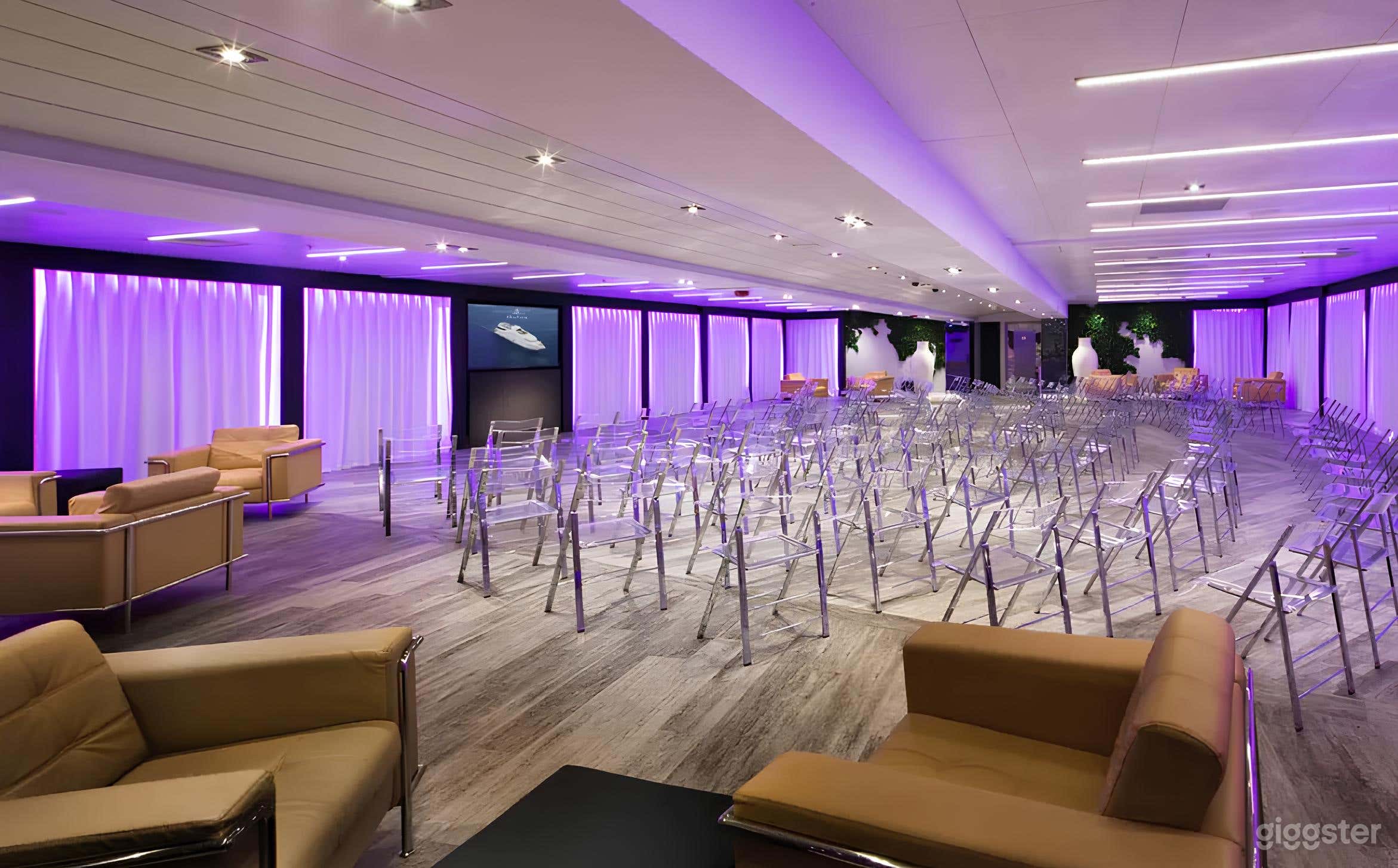 Uber-Lux Mega 222'Yacht  Photo 3