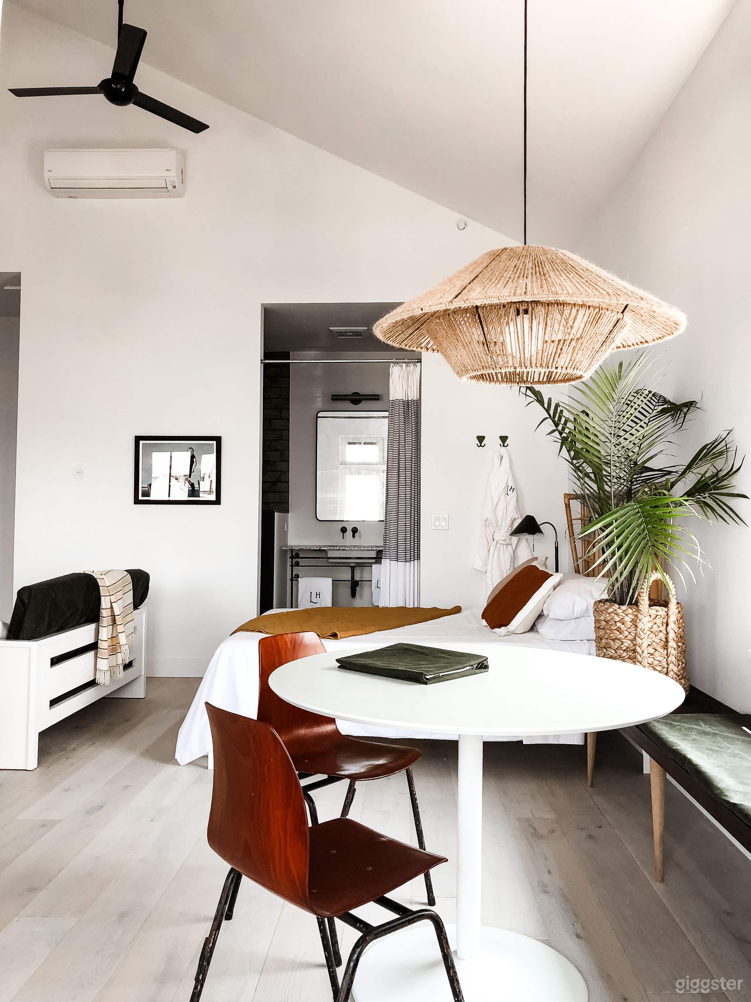 Whooperups - 2nd Floor Studio Loft Apartment Photo 1