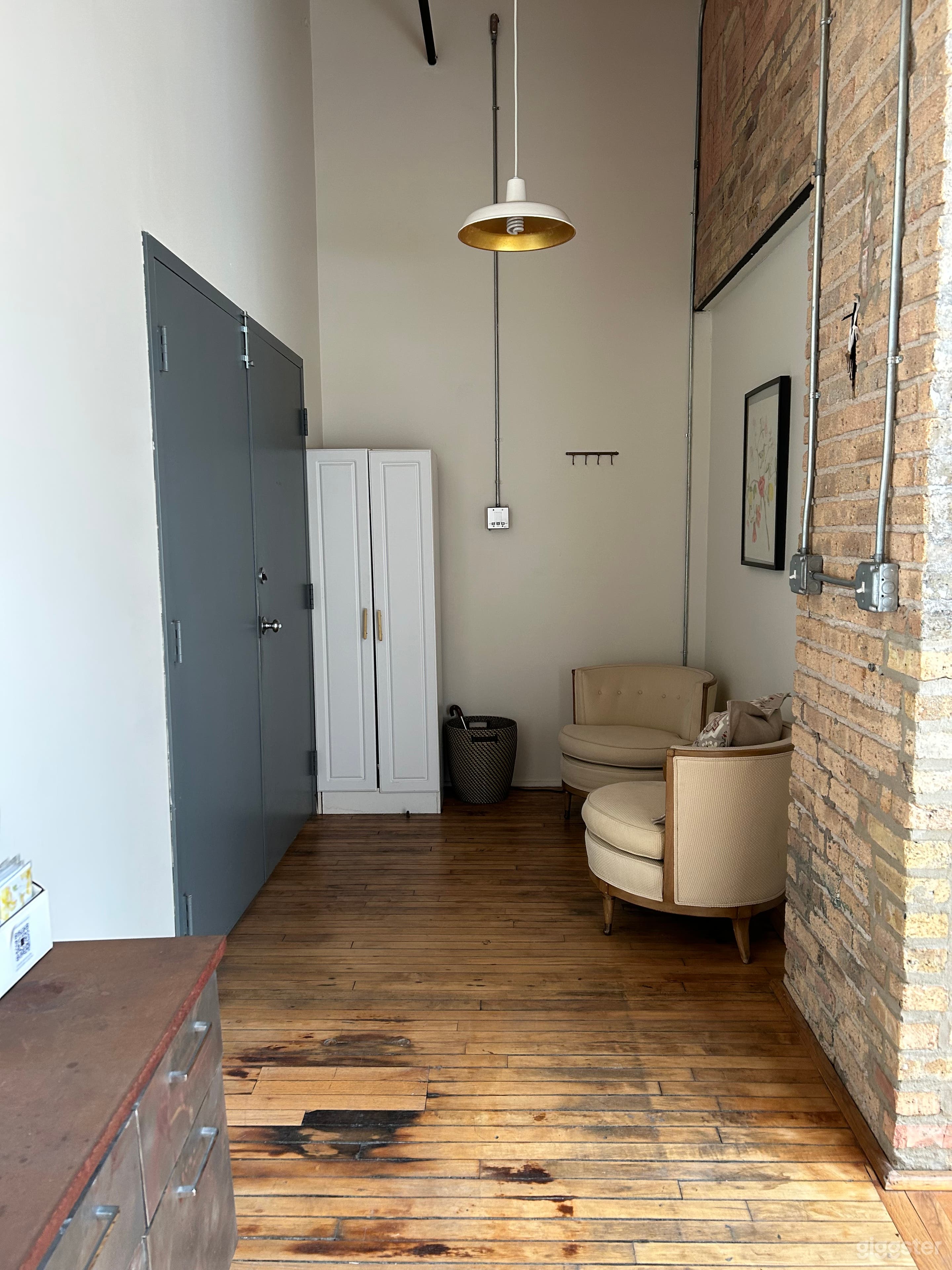 Chicago Light Filled Loft Photo 4