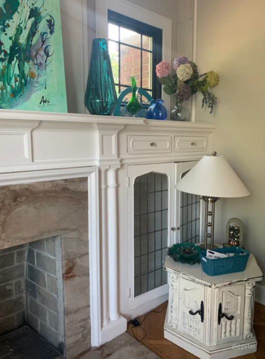 Circles Room Photo 2