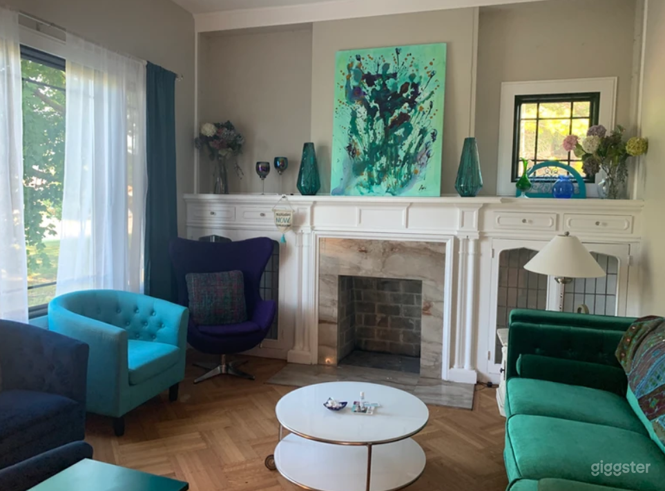 Circles Room Photo 1