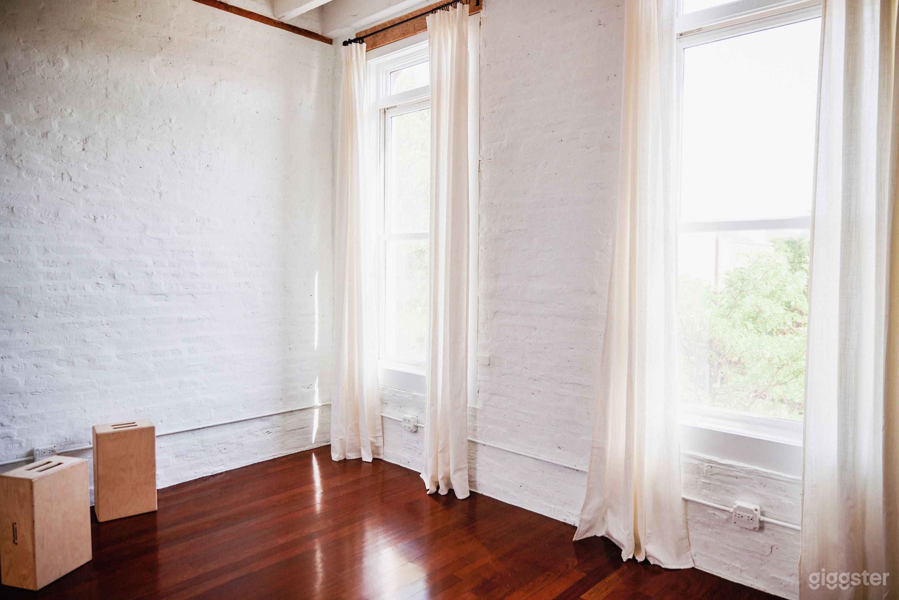 Bright Aesthetic Studio Photo 1