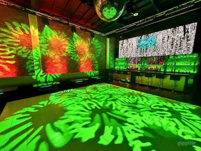  Veranstaltungsort, Bar, Nachtclub, Filmstudio-Bühne 