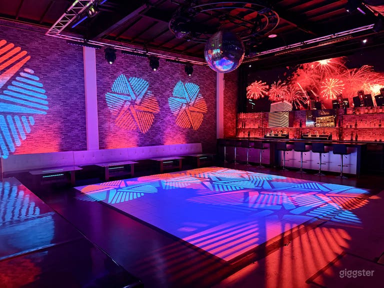  Veranstaltungsort, Bar, Nachtclub, Filmstudio-Bühne 