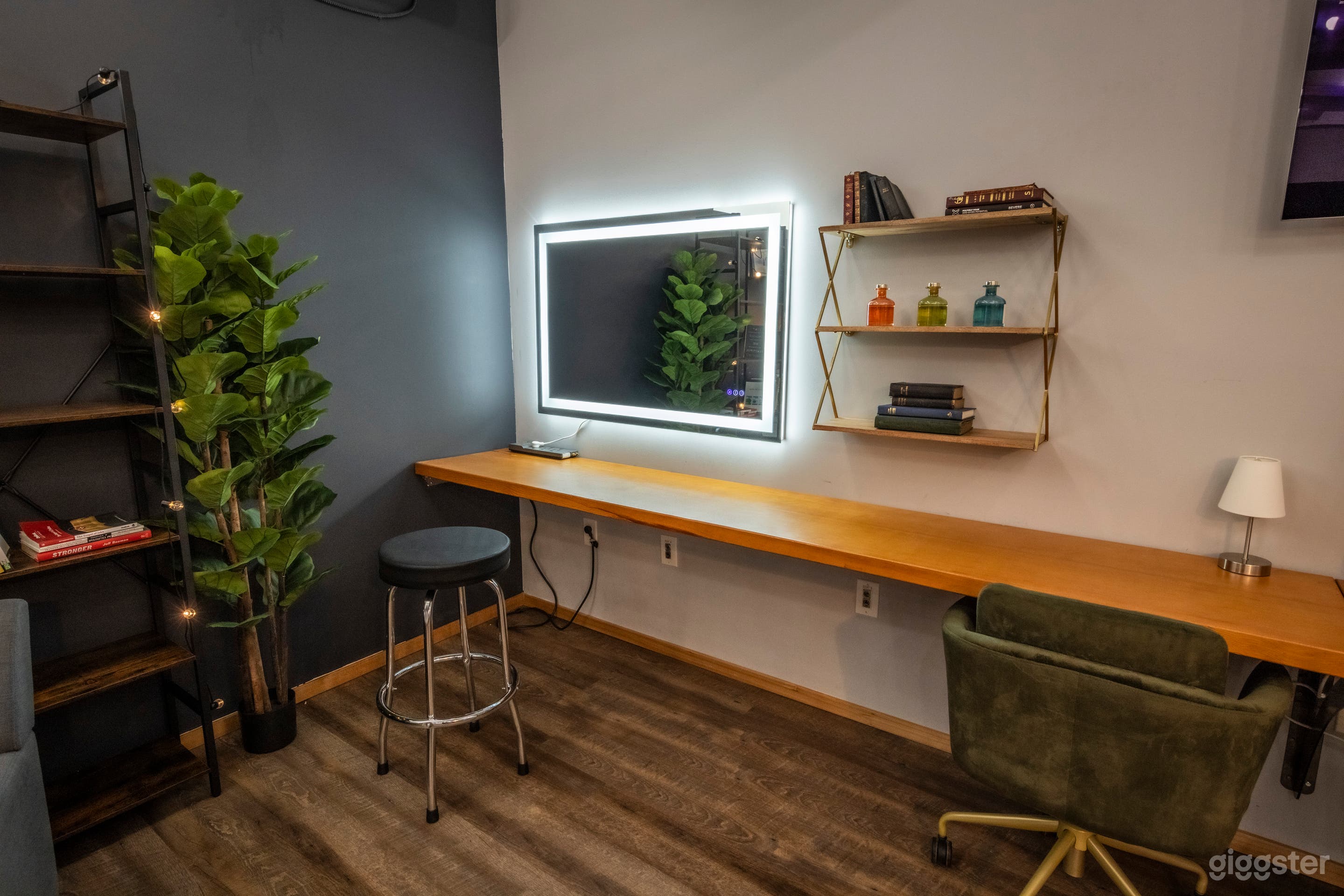 Available H&amp;M area