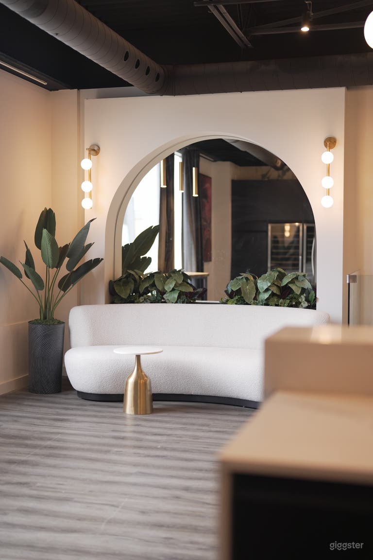  Urban Loft with Modern Elegance and Natural Light 