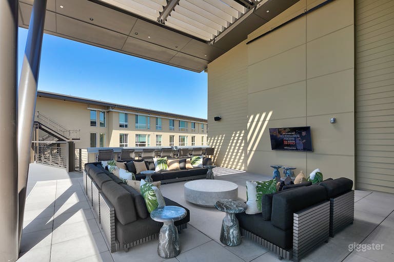  Chic Sky Lounge & Deck in Dublin 