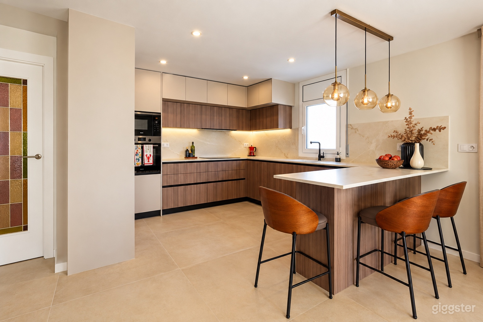 Modern two-story house for filming and photography Foto 3