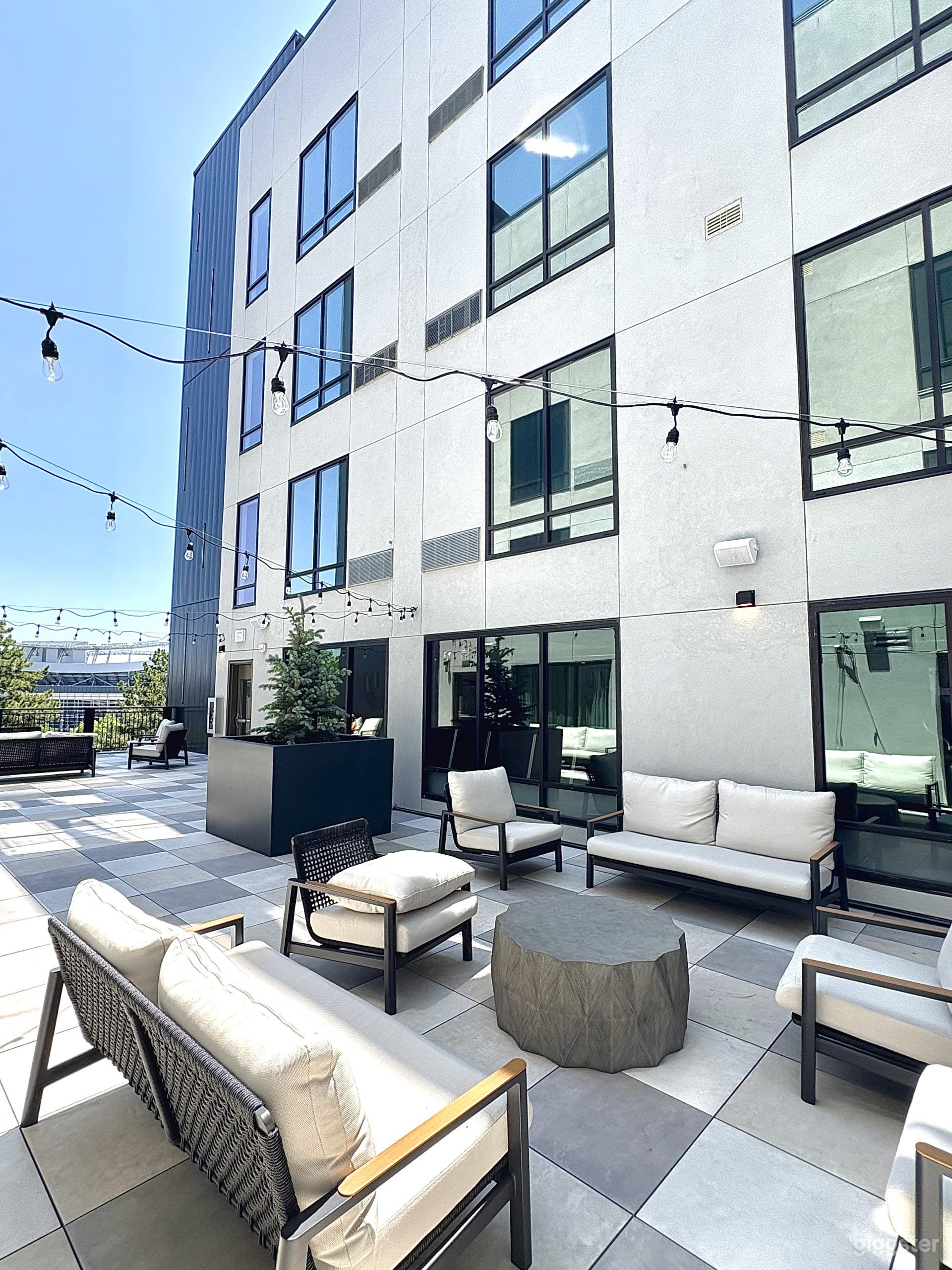 Red Zone Meeting Room Photo 4