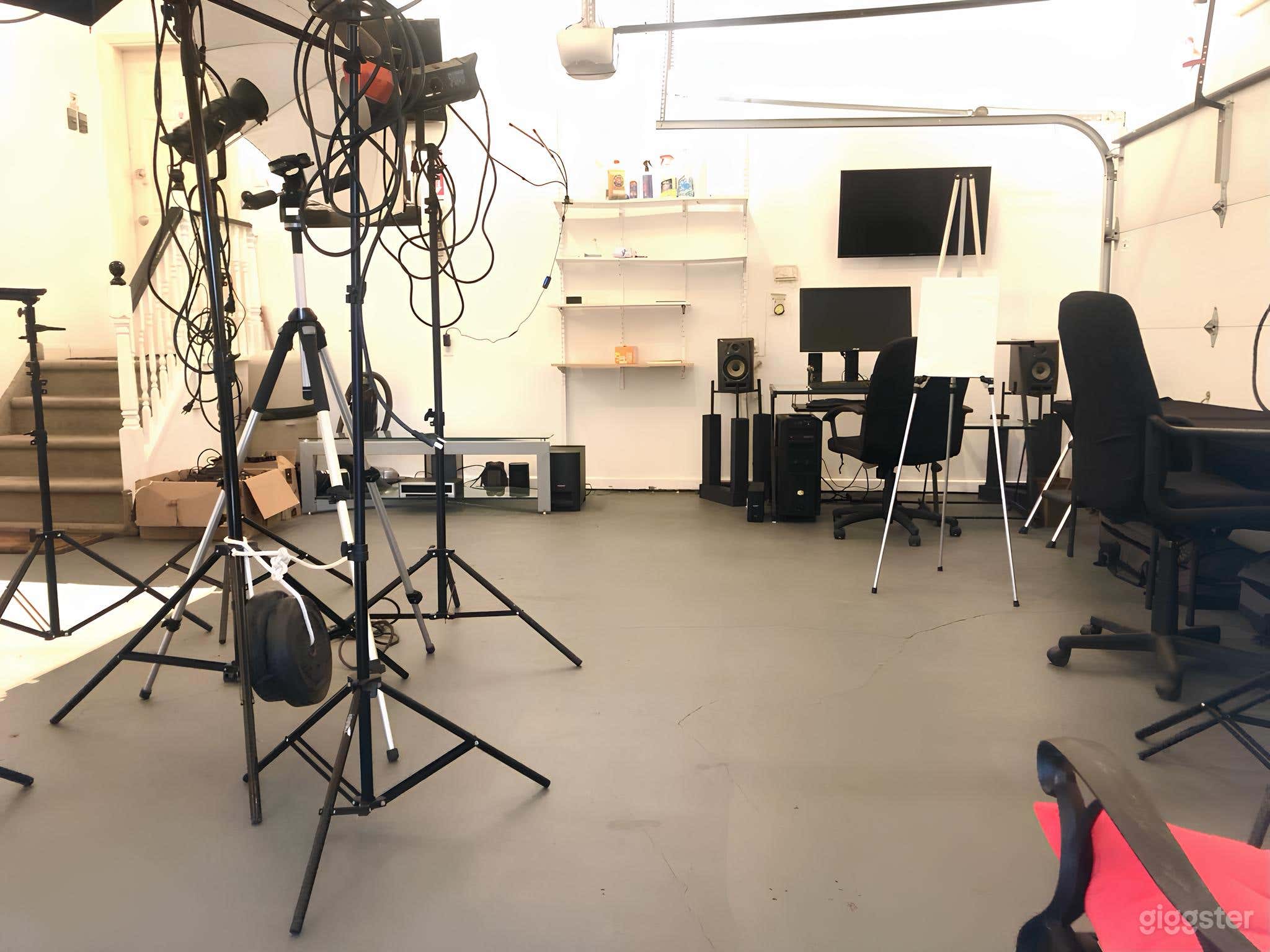 Studio in the Estate for Creative Projects Photo 2