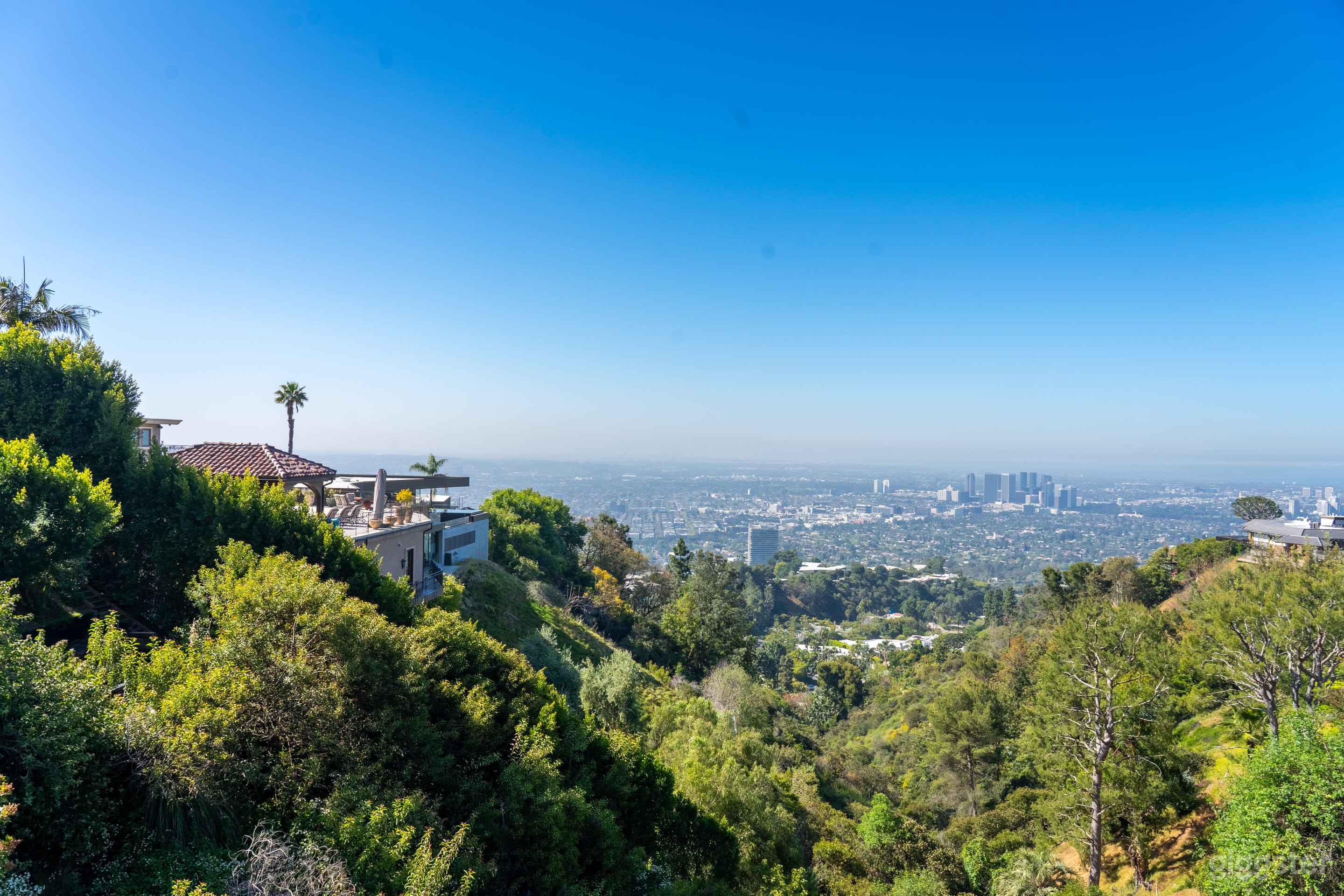 Jetliner Views Mansion for your special event! Photo 4