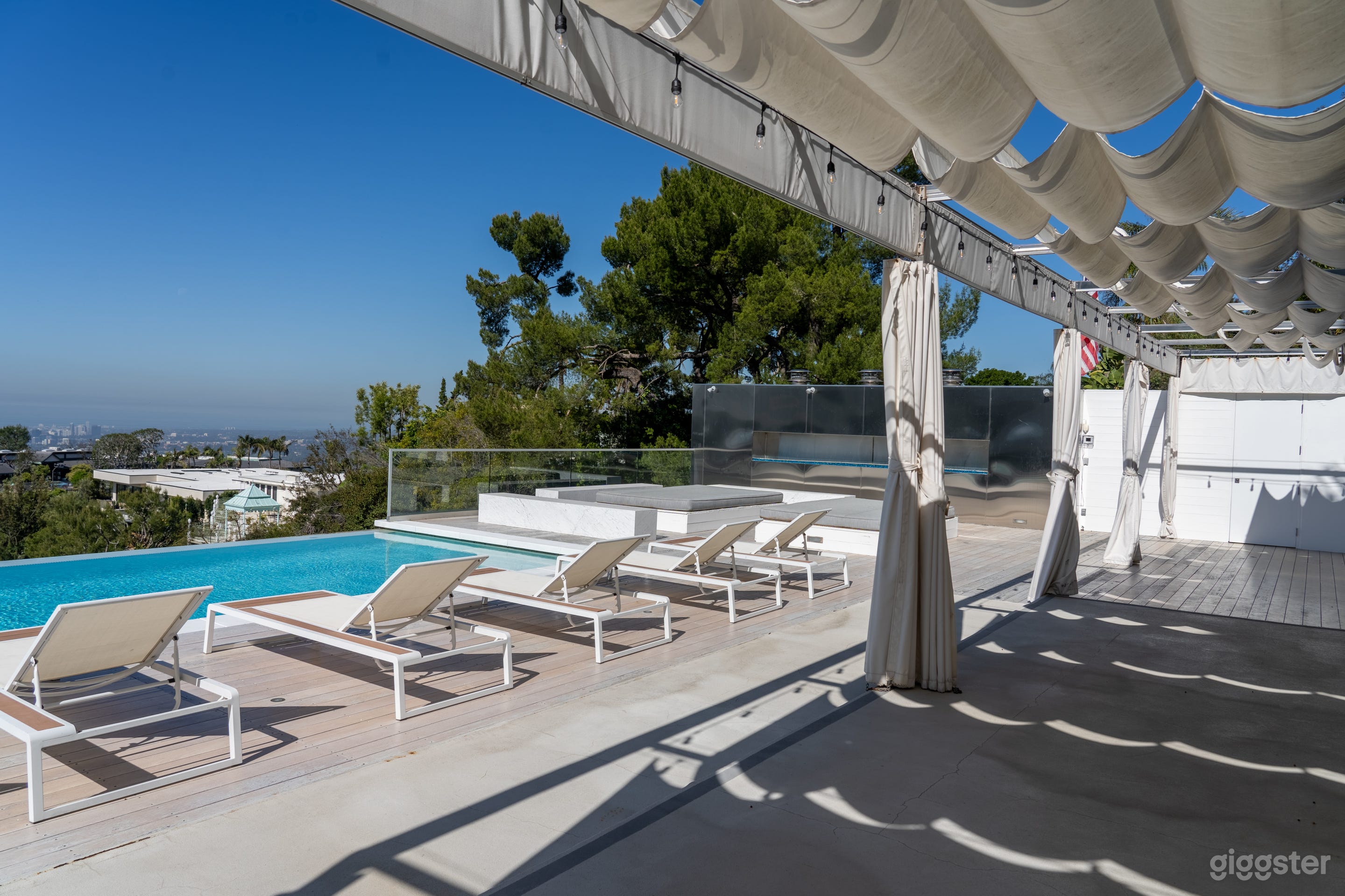 Jetliner Views Mansion for your special event! Photo 2