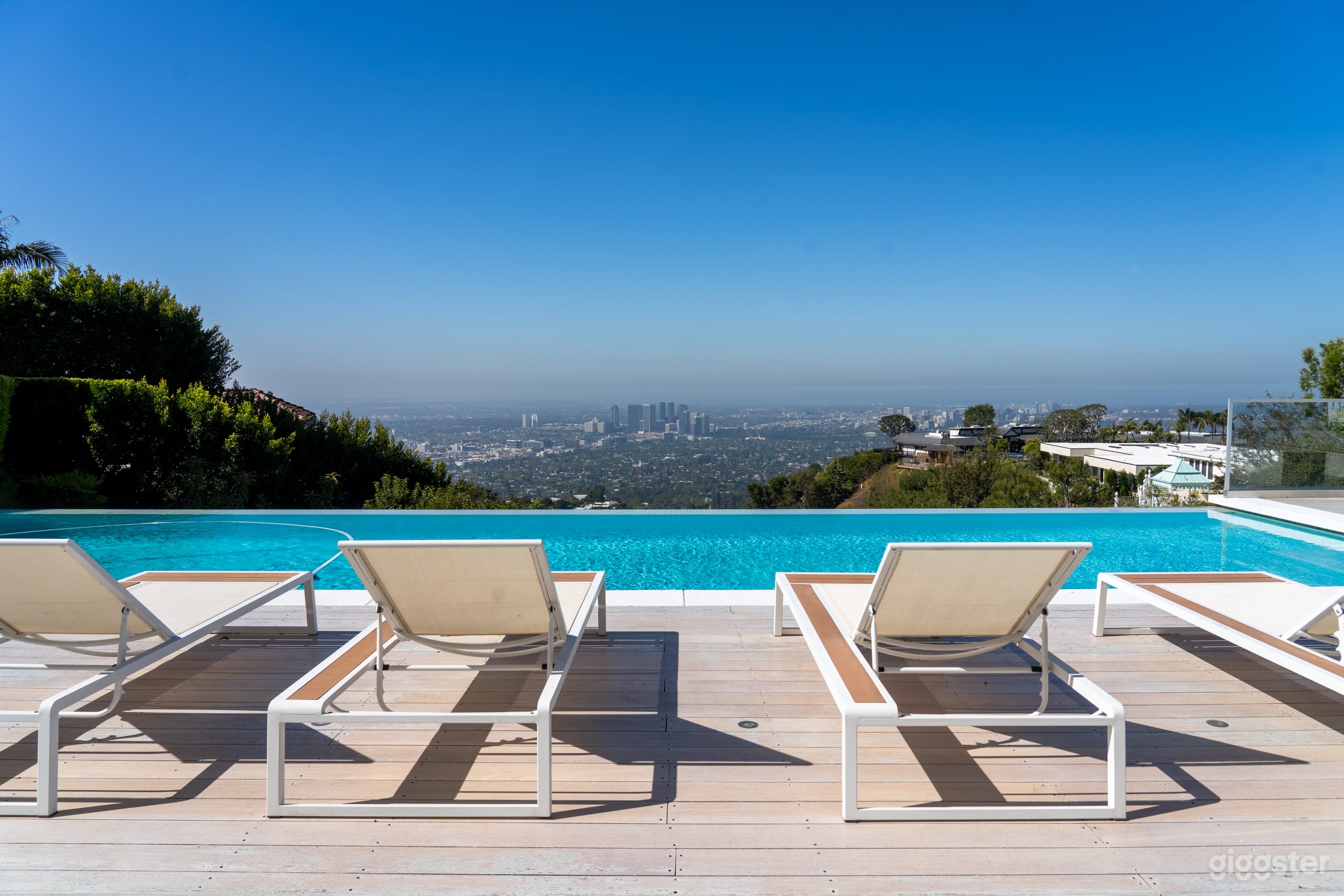 Jetliner Views Mansion for your special event! Photo 1