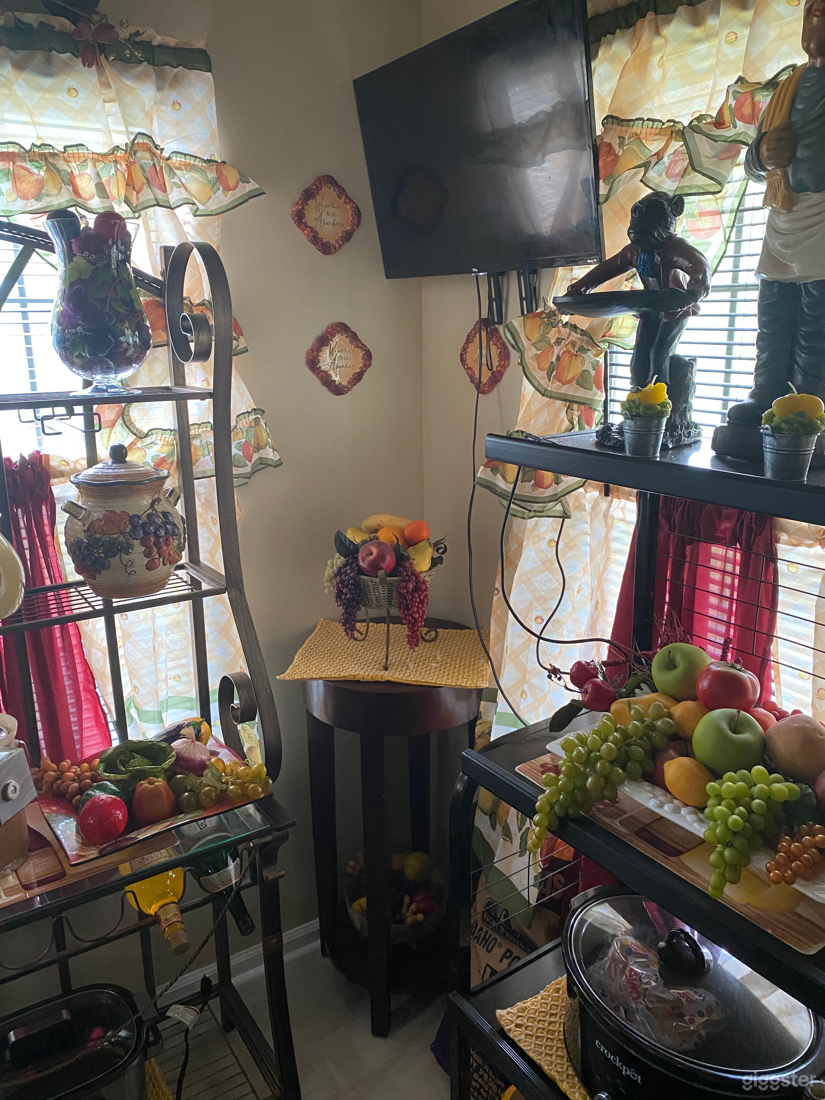 One corner of the kitchen 