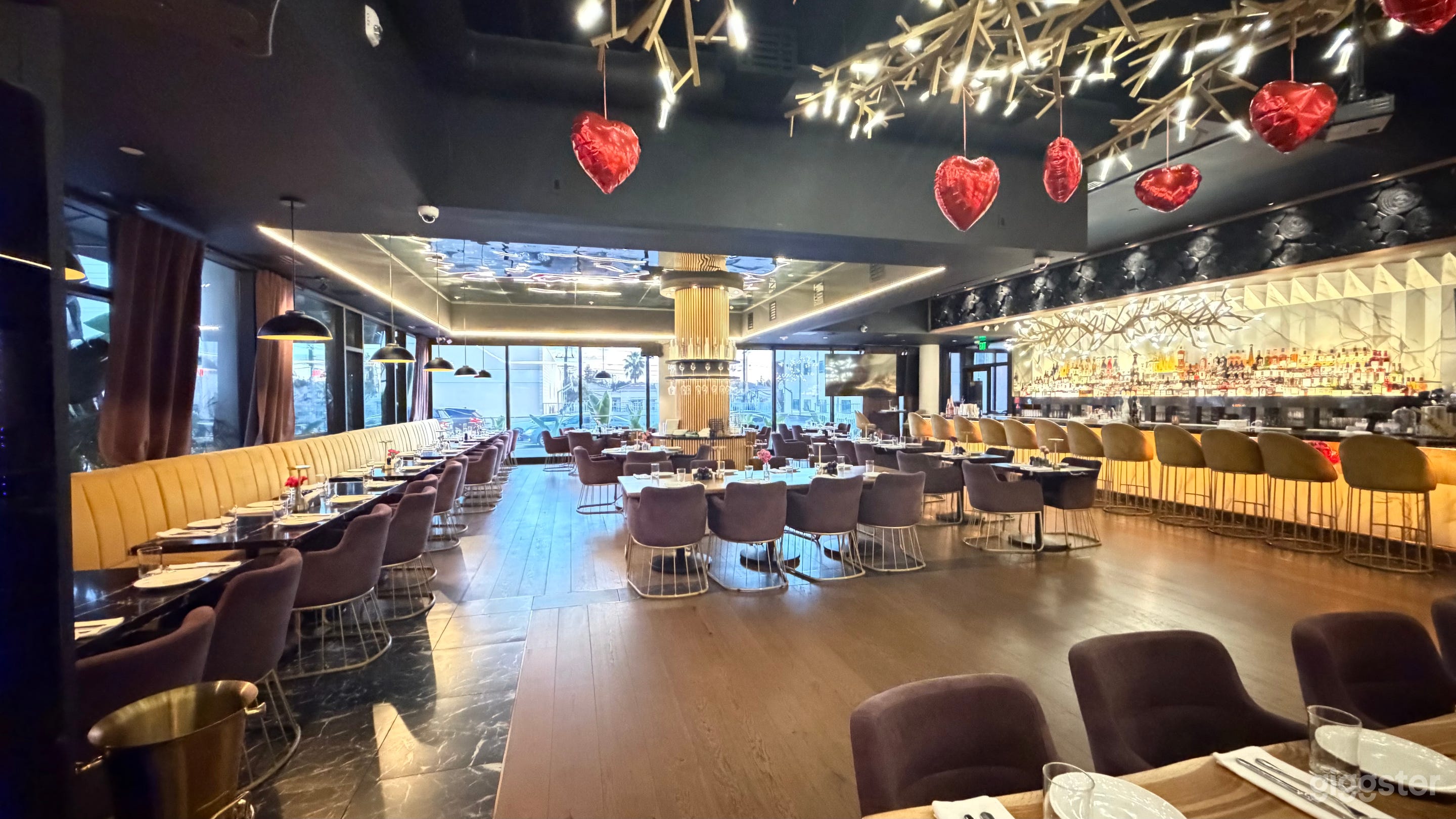 Luxury Dining Space in LA Photo 1