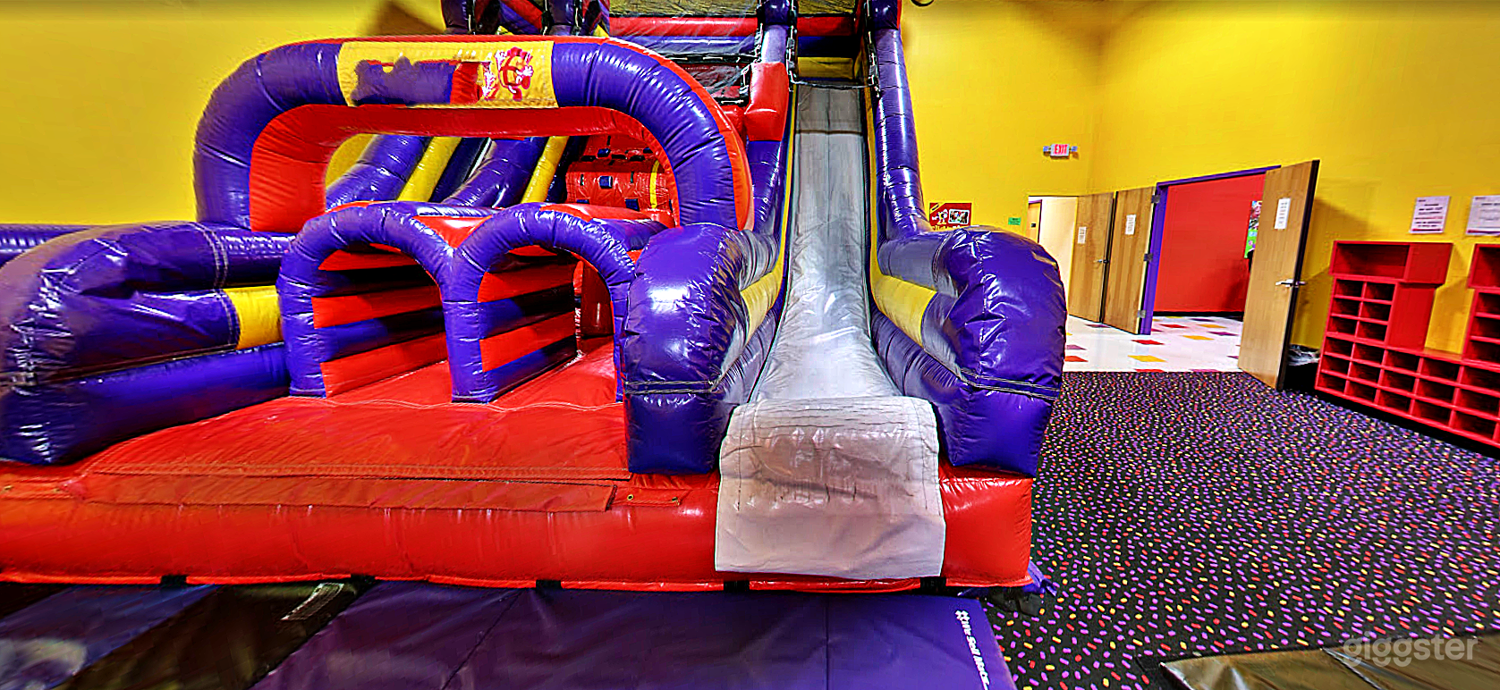 Indoor Inflatable Playground for Kids!! Photo 4