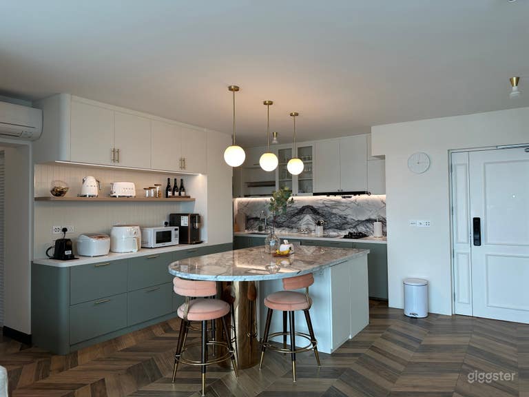  5 Room spacious High Floor Home 