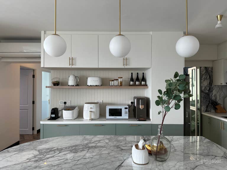  5 Room spacious High Floor Home 