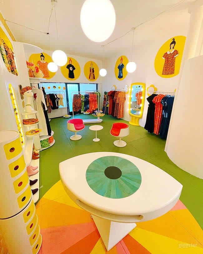 1970s Vintage Space Age Clothing Store in Elysian Photo 1