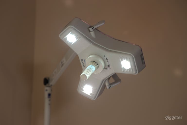  Hospital Room in Big Studio 