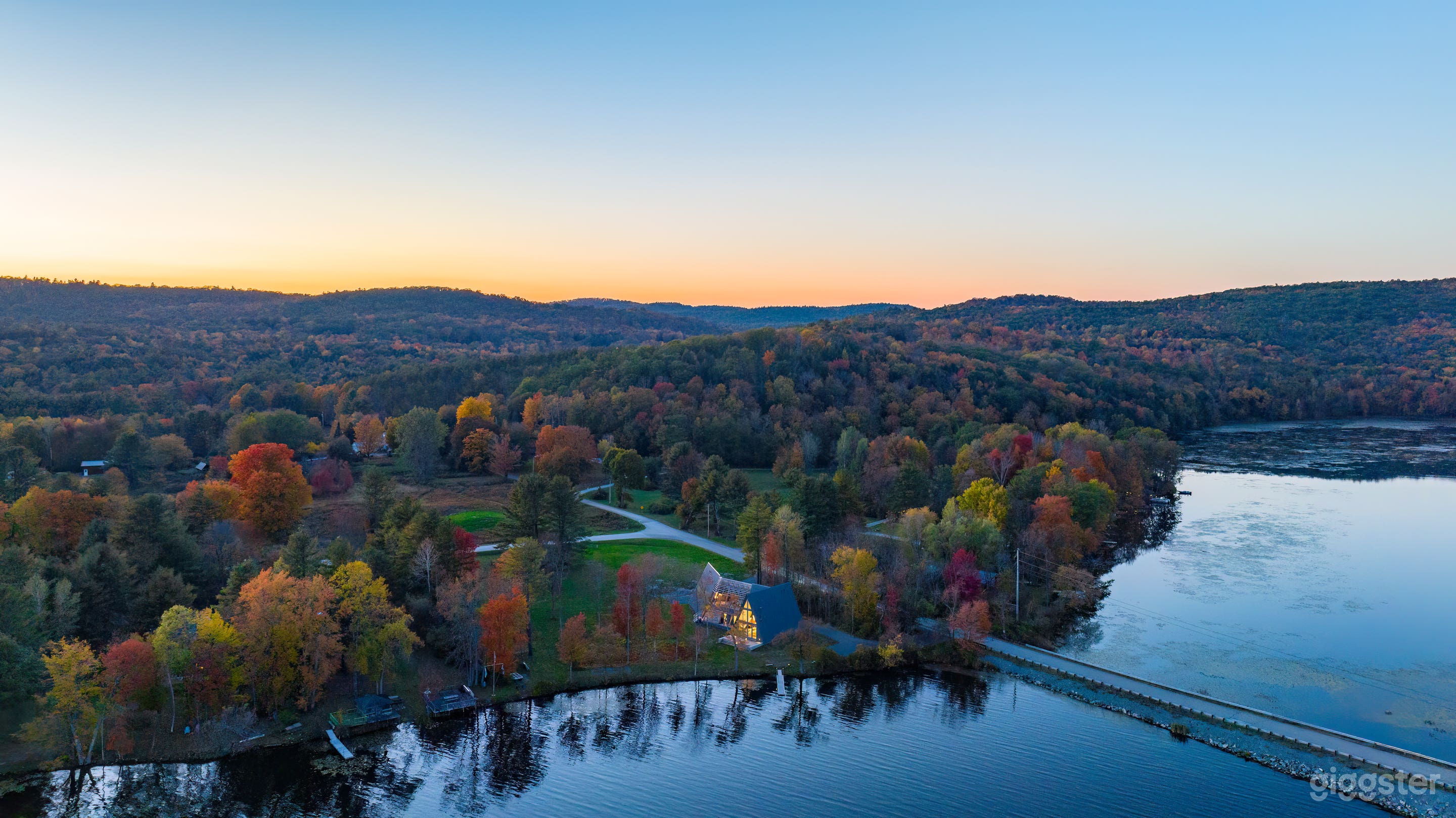 Modern Lakefront A-Frame Photo 4