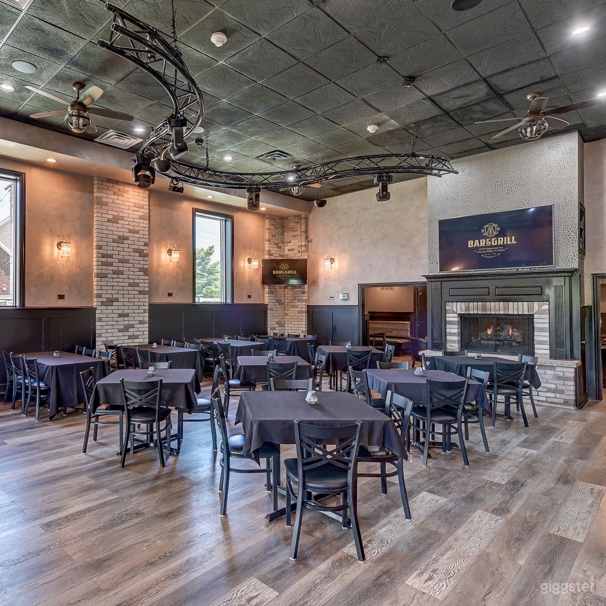 HMD Bar and Grill Private Dining Room Photo 2