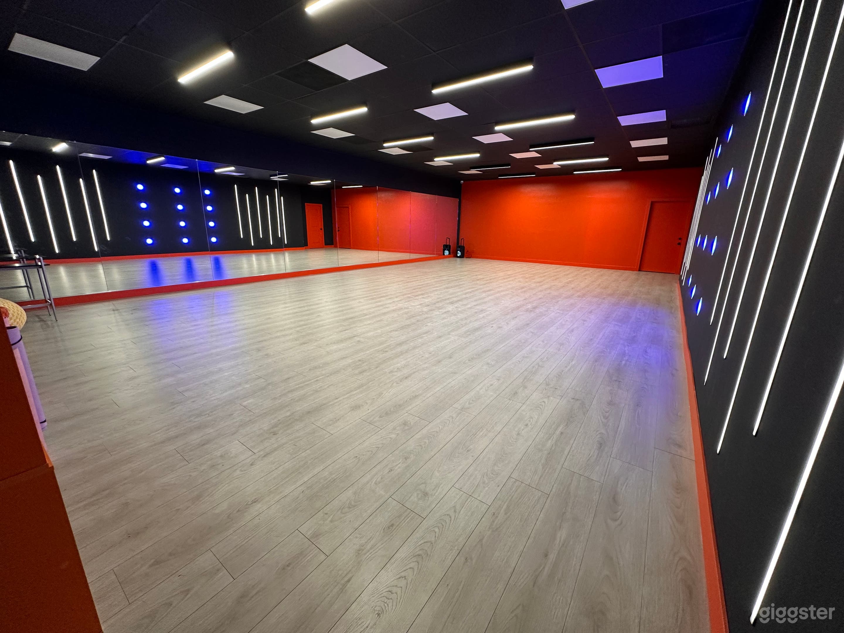 Stunning and Spacious Dance Center with Wooden Flooring Photo 3